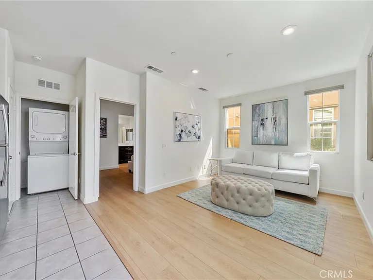 6956 La Rochelle Way — Photo 6