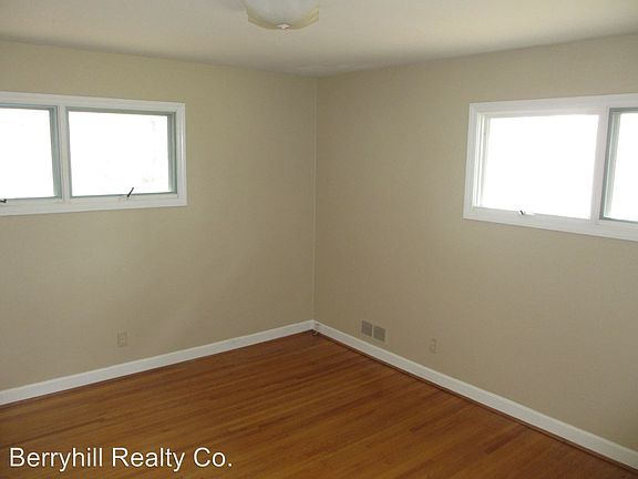 3rd image of 5443 Maplewood Ln
