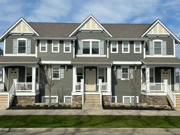 926 S Lake St, Whitehall, MI 49461