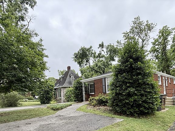 2nd image of 2607 W Linden Ave