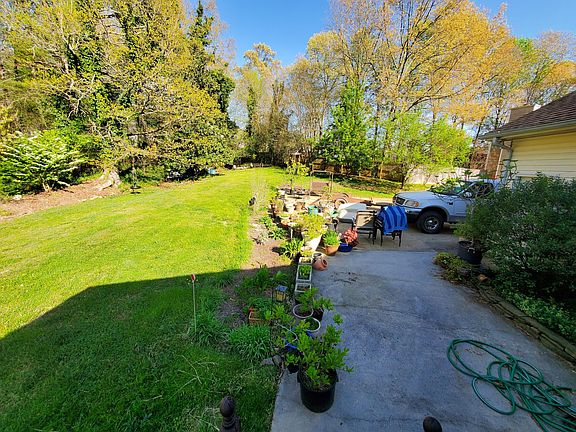 4th image of 5621 Chestnut Pond Dr