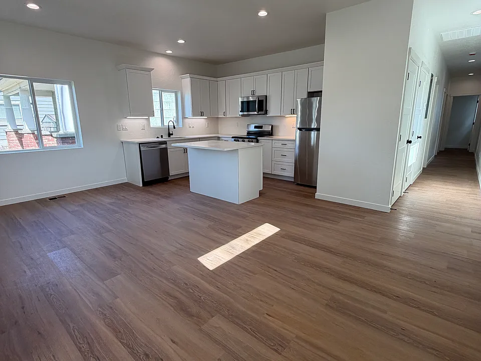 Open Concept Livingroom -Kitchen