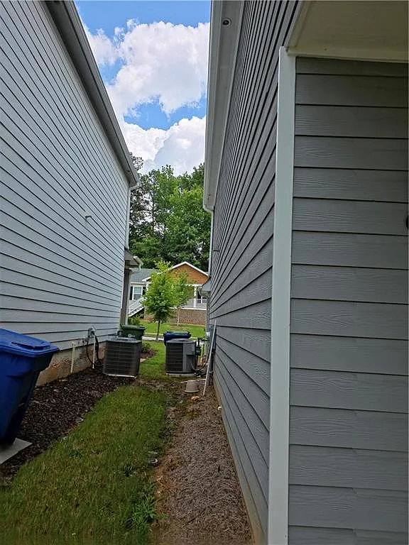 3 bed, 2.5 bath, 1800 sqft, $2,500 — Photo 3
