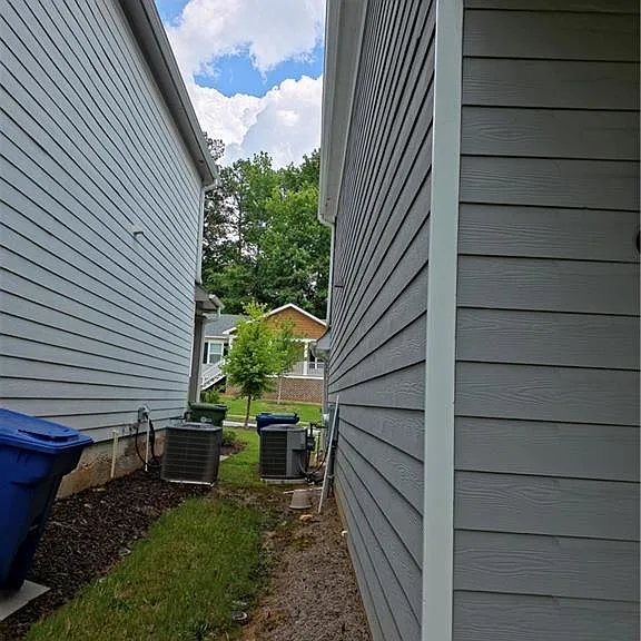 430 Village Creek Dr #B — Photo 3