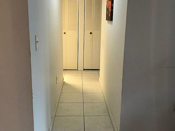 3rd image of 1800 SW 81st Ave