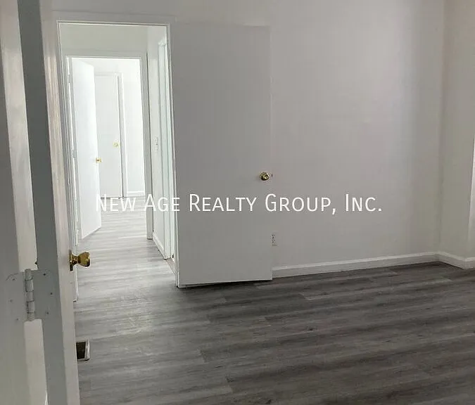 4629 Sansom St #1 — Photo 6