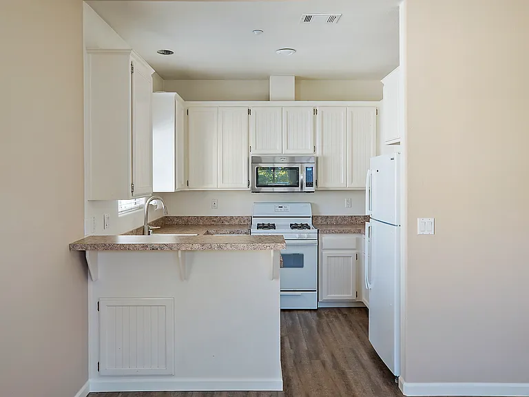686 E Foothill Blvd — Photo 8