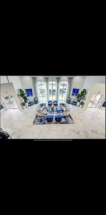 2nd image of 5667 Royal Lake Cir