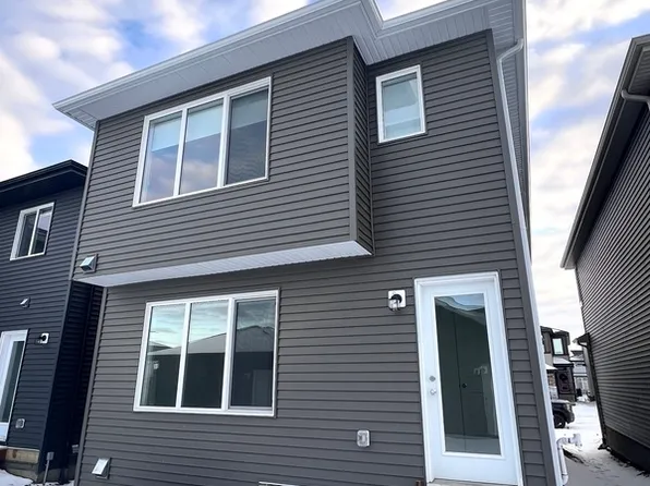 22718 82a Ave NW, Edmonton, AB T5T 4H5