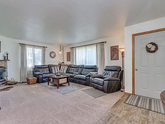 3rd image of 735 W Orchard Ave