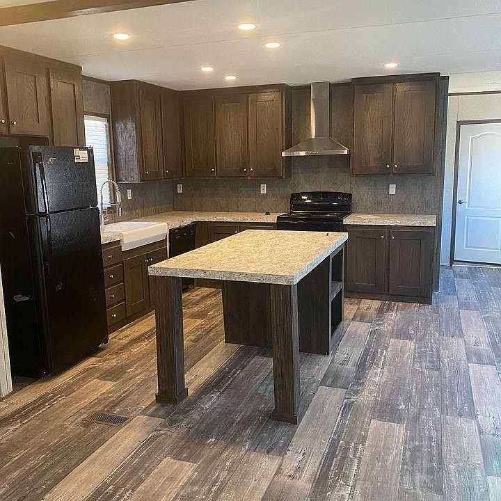 1st image of 406 Spruce Aly