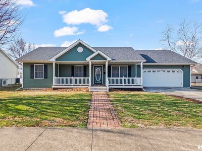 619 S 6th St, Girard, IL, 62640