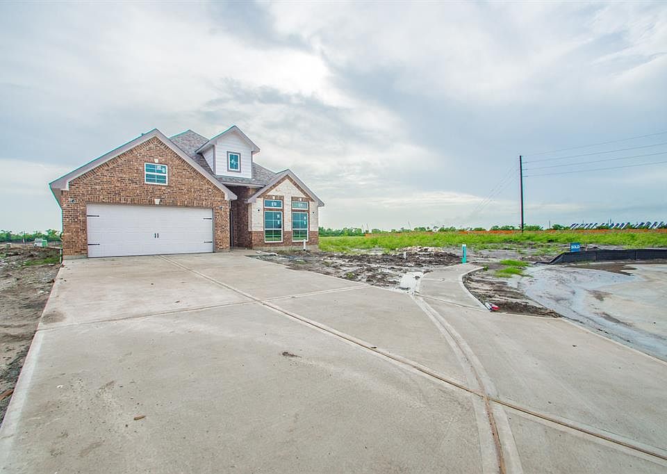 1st image of 118 Comal Dr