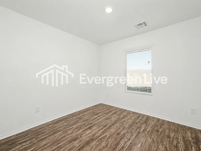 2308 Bleeker St — Photo 11