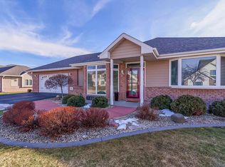 121 Pheasant Run, Johnson Creek, WI 53038