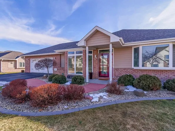121 Pheasant Run, Johnson Creek, WI 53038