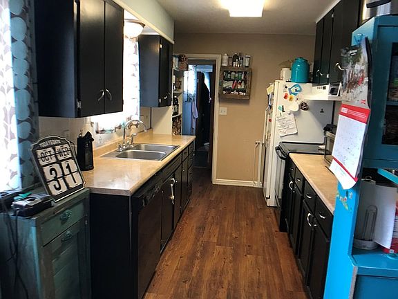 5th image of 600 N Lawn Dale Dr