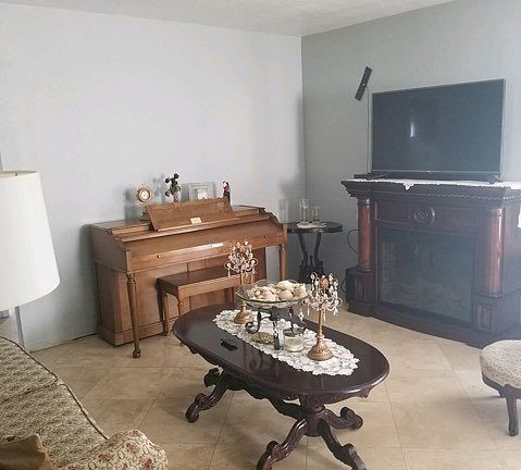 4th image of 1670 E 5th St