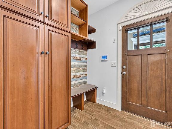 4th image of 262 Prospect Ave
