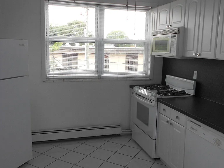 Manor Rd — Photo 2