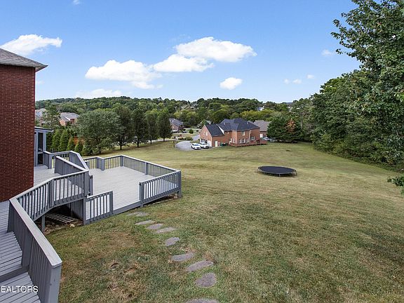 4th image of 3256 Whispering Oaks Dr