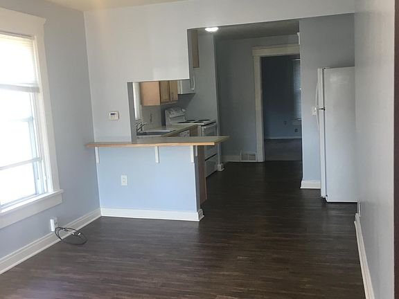 2nd image of 1839 Olympic St