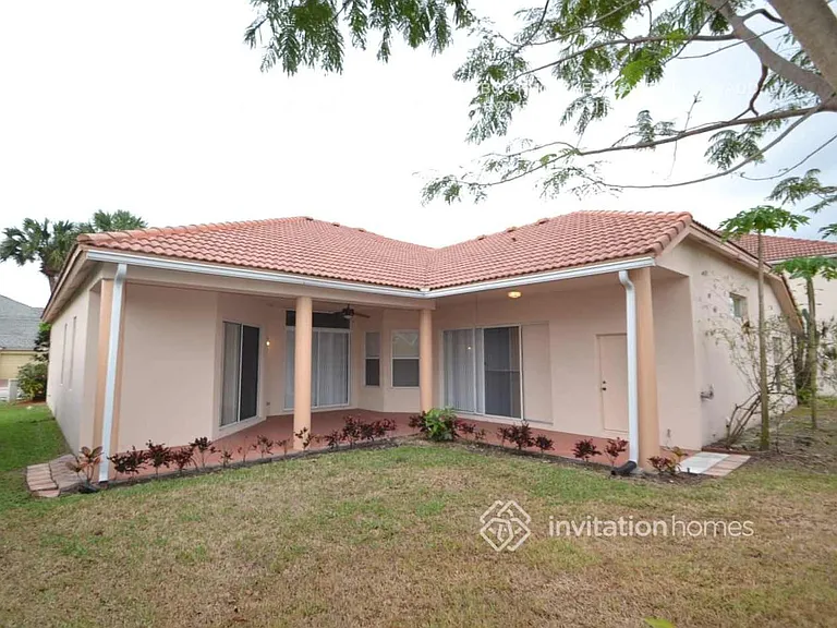 6469 Bay Island Ct — Photo 7