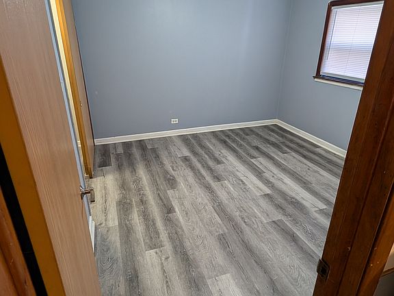 3rd image of 811 S 19th Ave APT 1E
