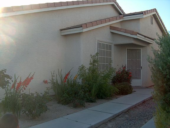 2nd image of 2104 Hollow Oak Ave