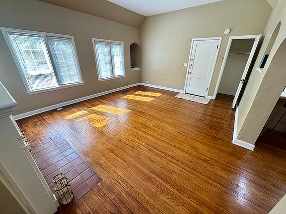 5th image of 1786 King Ave APT C