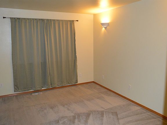 3rd image of 16073 Lakeview Ave SE