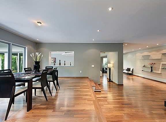 3rd image of 259 W 33rd St