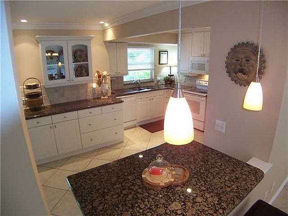 5th image of 1879 Terrace Dr E