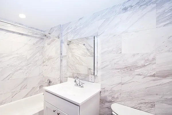 Rented by R New York | media 19