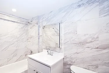 Rented by R New York