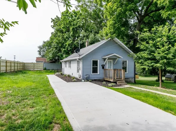 904 Lewis Ave, Des Moines, IA 50315