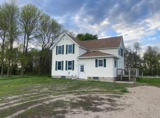 58462 246th St, Winthrop, MN 55396