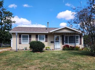 1409 Hollycrest Cir, Galesburg, IL 61401