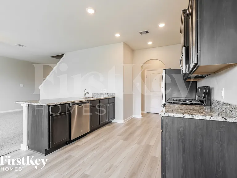 26716 Frost Dr — Photo 8