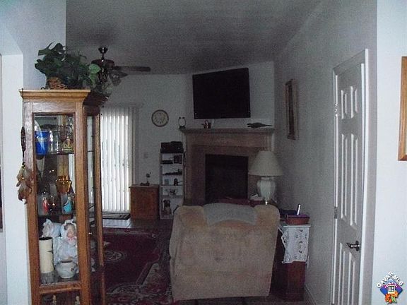 Front entry view from front door.  Hall to right goes to 3 BD and 2 BA; area to left is the formal dining room or den area.