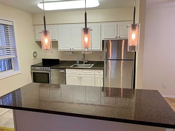 3rd image of 60 Weaver Dr APT 1B