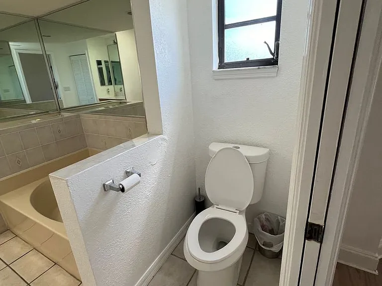 2092 Rio De Janeiro Ave — Photo 23