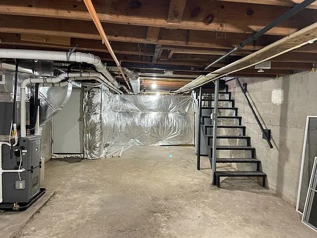 240 E Green St — Photo 24