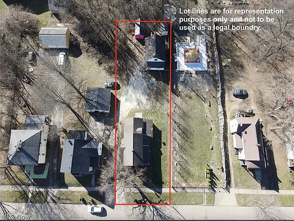 4th image of 678 & 682 Sumner St