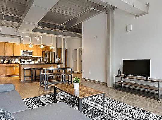 5th image of 302 Jefferson St APT 2