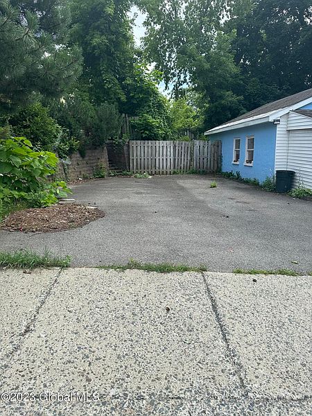 3rd image of 1 Myrtle Avenue