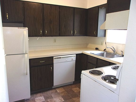 3rd image of 2713 Leisure Dr #2713