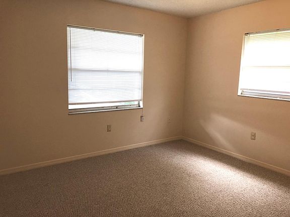4th image of 4401 Pickney Dr APT 2
