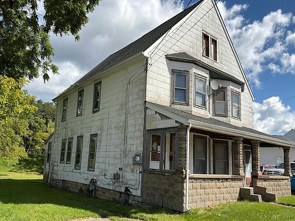 3rd image of 5268 Broadway St