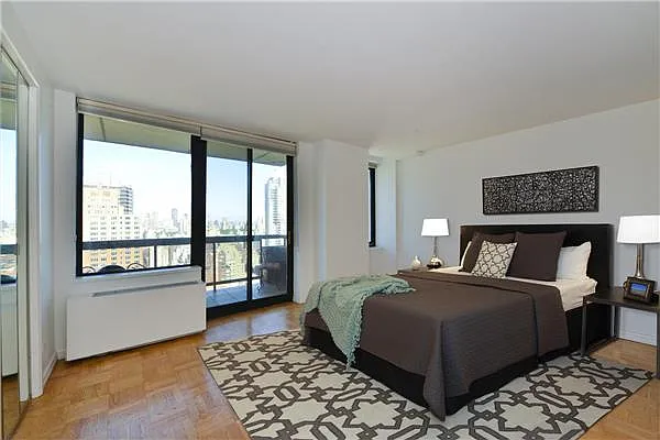 Sold by Century 21 Metropolitan | media 6